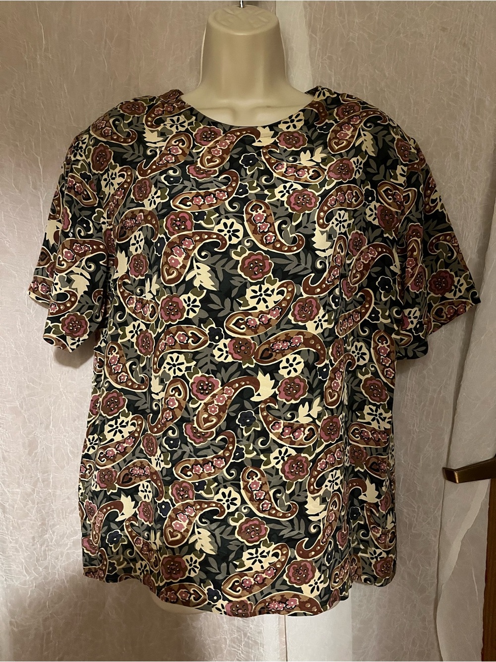 Adolfo Paisley Floral Short-Sleeve silk vintage Top in Cream, Brown & Black